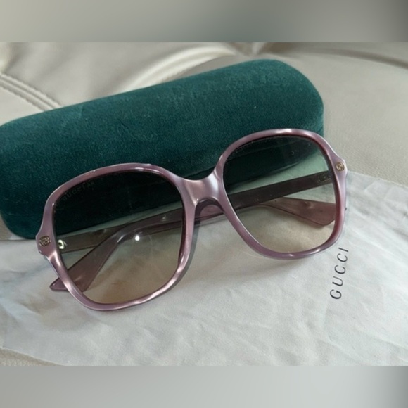 Gucci Sunglasses, beautiful color, gradient lenses, no scratches - Picture 1 of 4